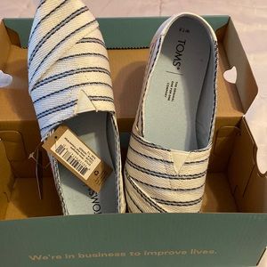 Multiple Toms Womens 7.5 shoes